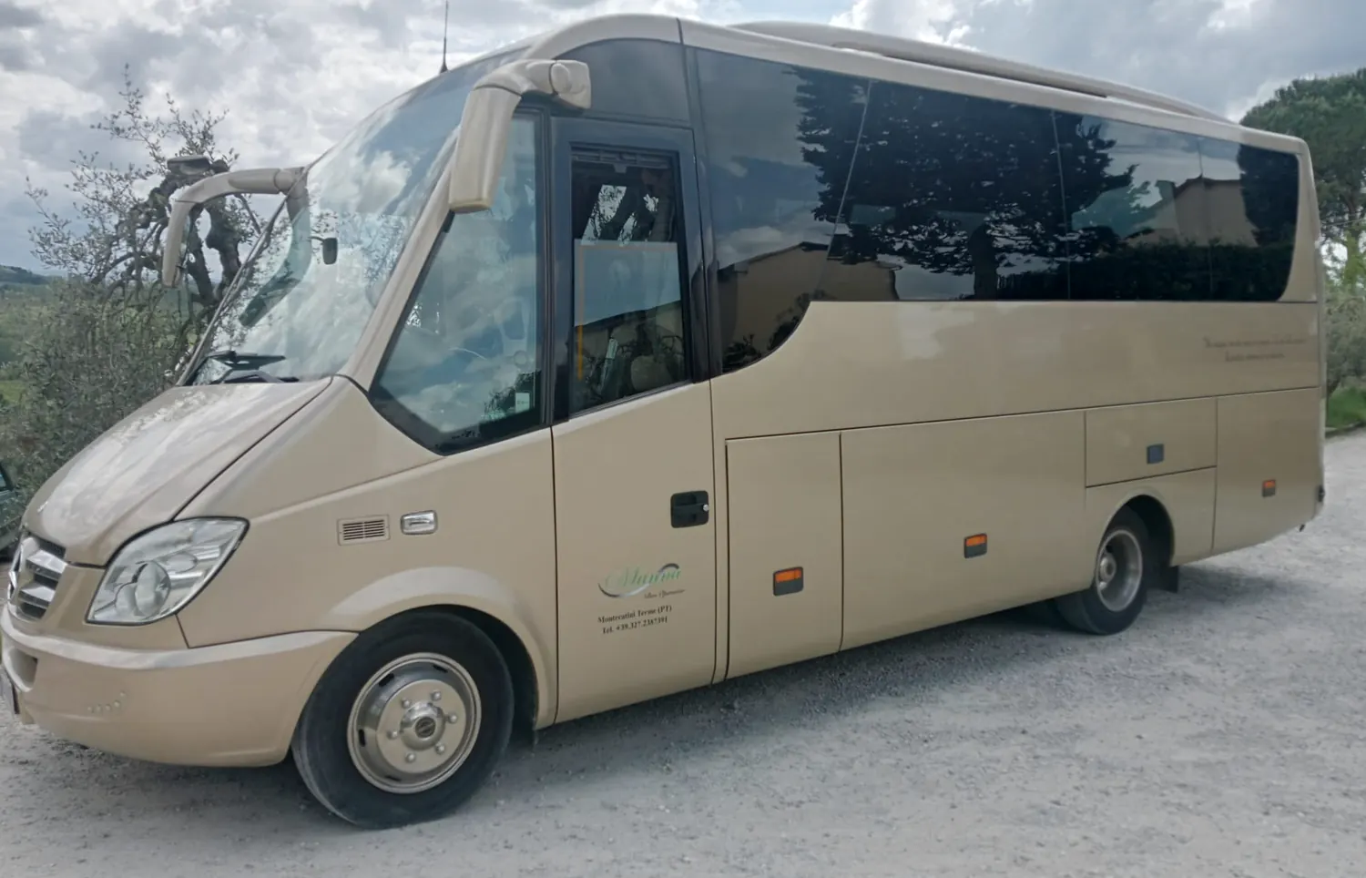 Minibus Mercedes-Benz Turengo di Munna Bus