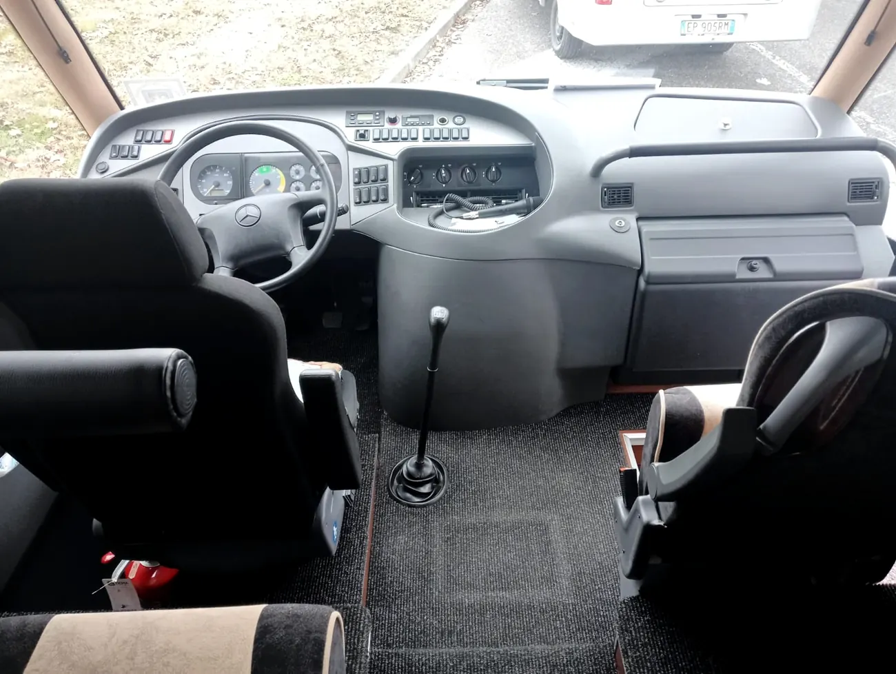 Il posto di guida del minibus